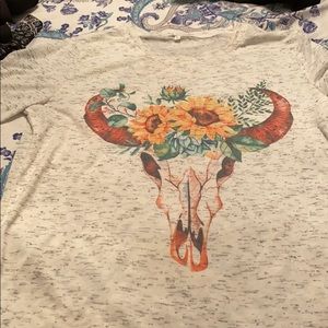 🌼5/$20 Boutique cow head tee